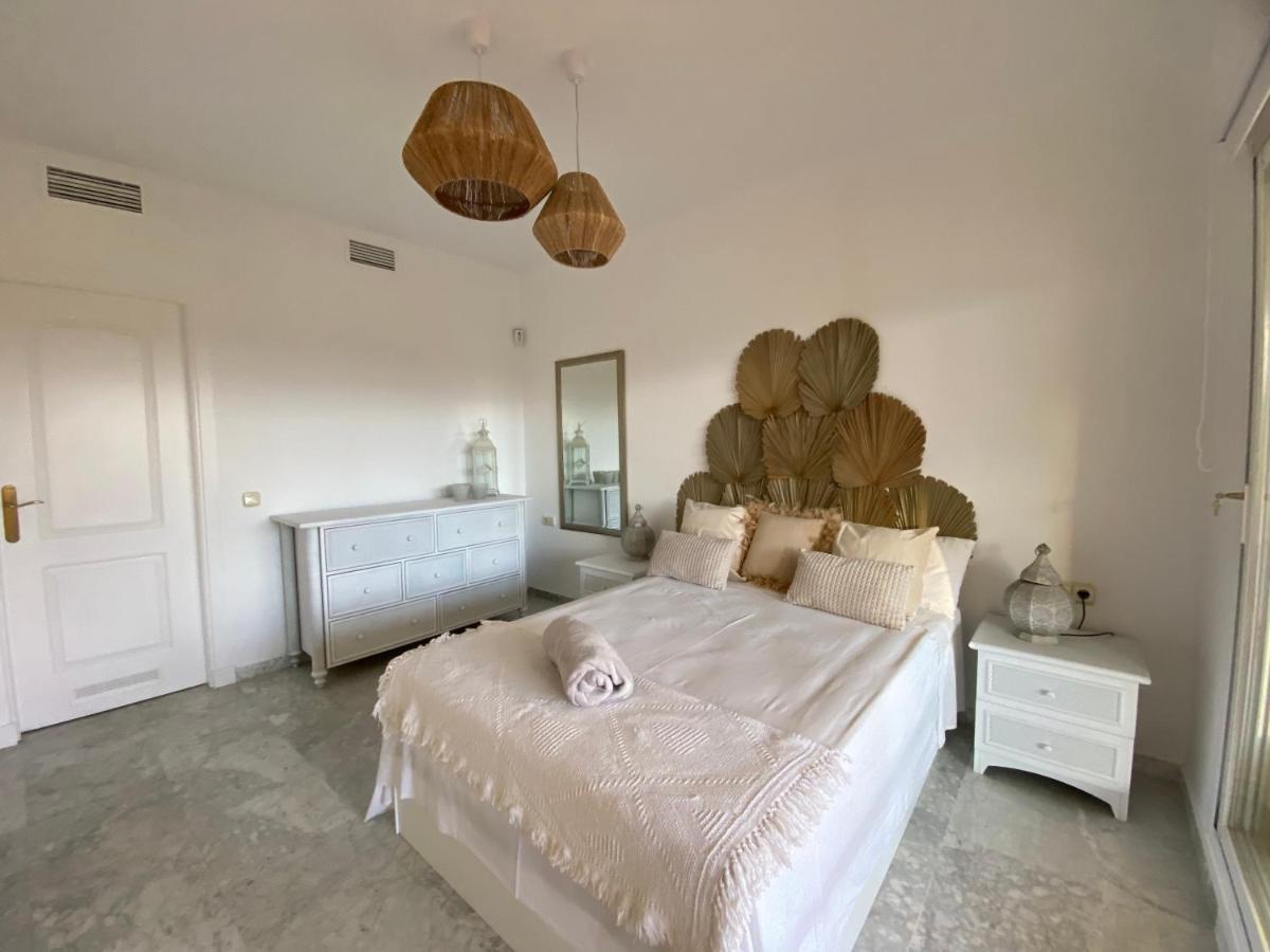 Apartamentos Costa Quebrada 贝纳尔马德纳 外观 照片