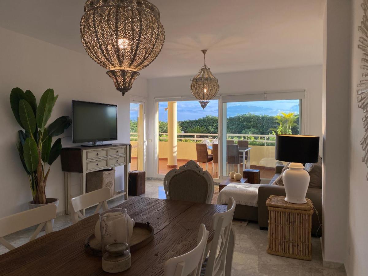 Apartamentos Costa Quebrada 贝纳尔马德纳 外观 照片