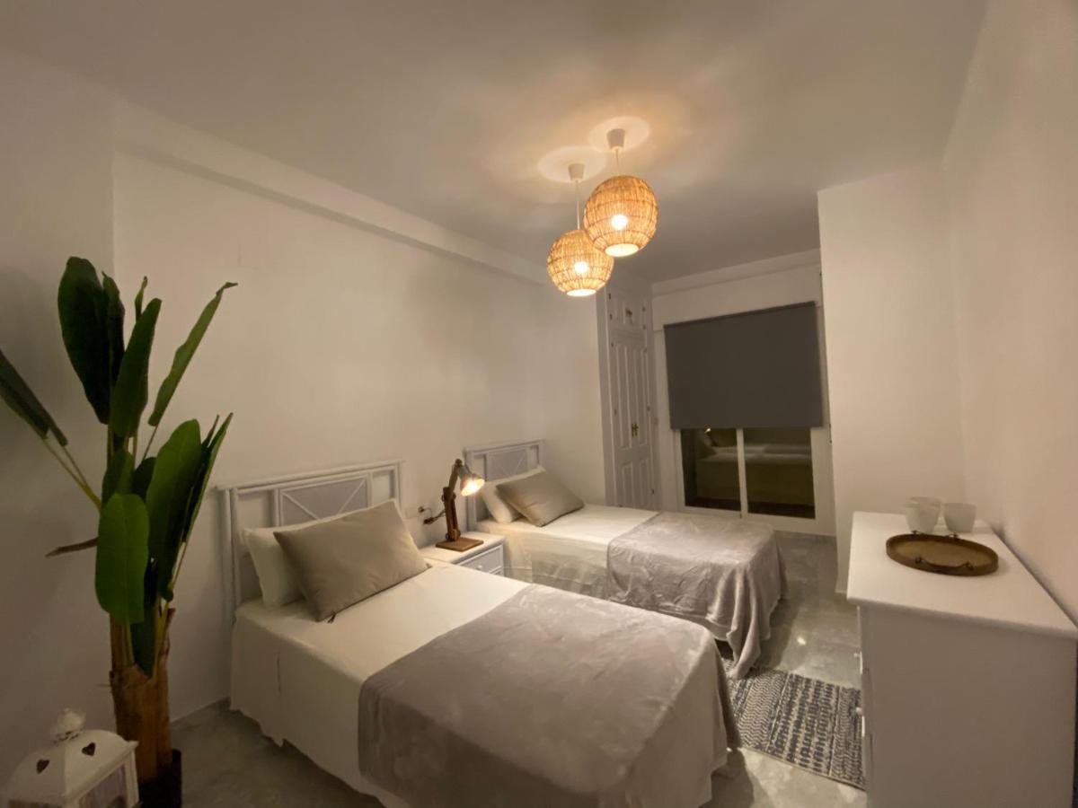 Apartamentos Costa Quebrada 贝纳尔马德纳 外观 照片