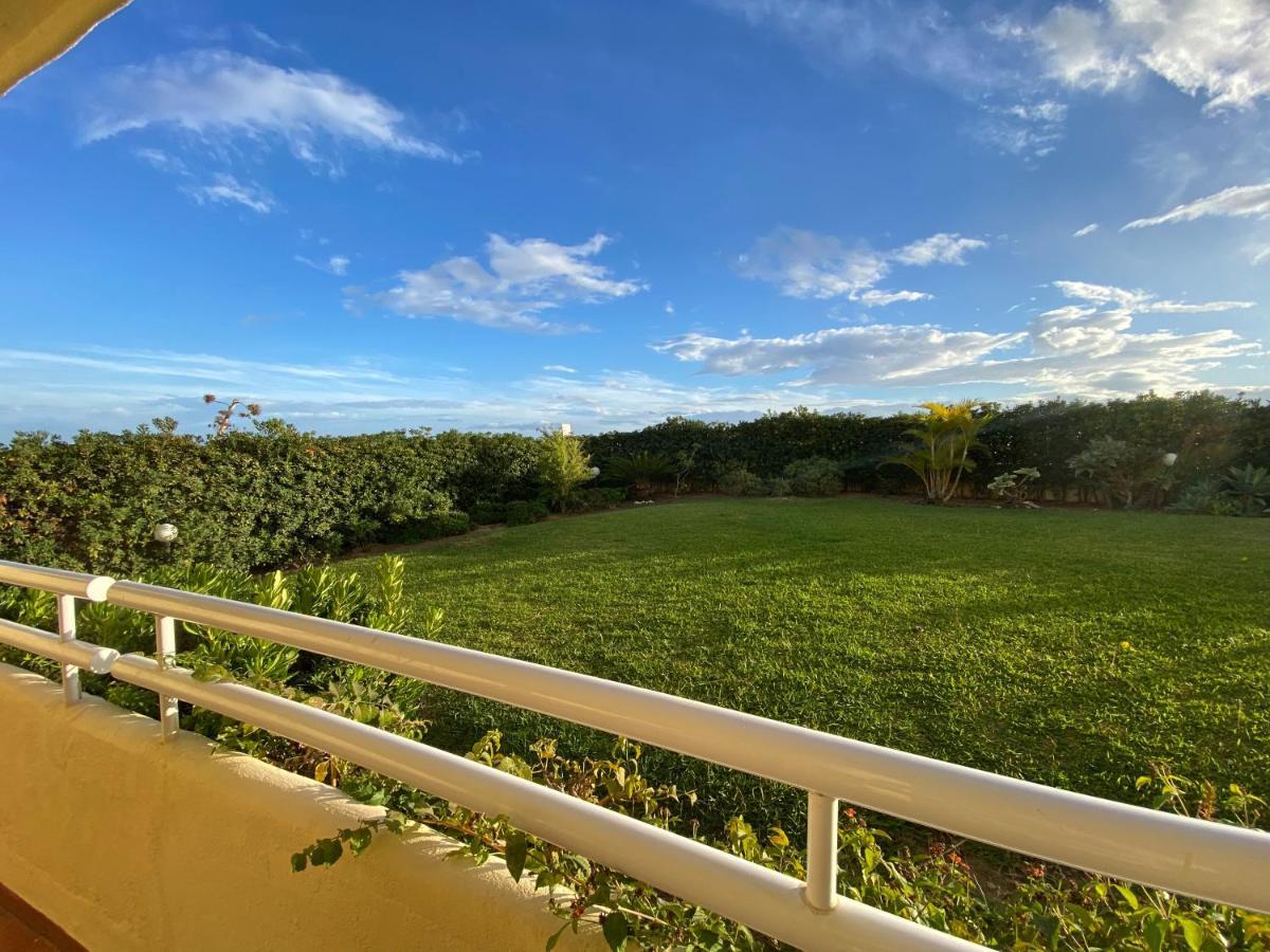Apartamentos Costa Quebrada 贝纳尔马德纳 外观 照片